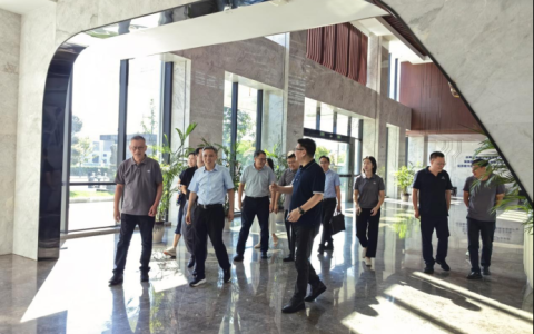 攜手共進(jìn)，智造未來(lái)——金華職業(yè)技術(shù)大學(xué)校長(zhǎng)梁克東一行到訪杭機(jī)股份